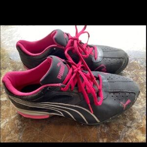 EUC women’s Puma Sz 5.5 running sneaker training shoe pink grey lace up nice